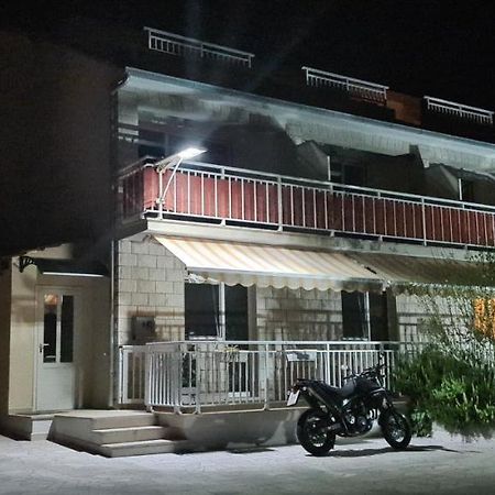 Luxury Apartments Oasis Лумбарда Екстер'єр фото