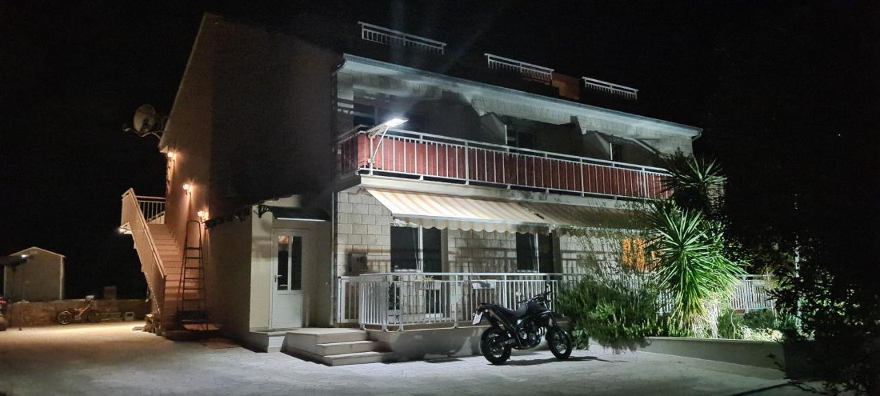 Luxury Apartments Oasis Лумбарда Екстер'єр фото