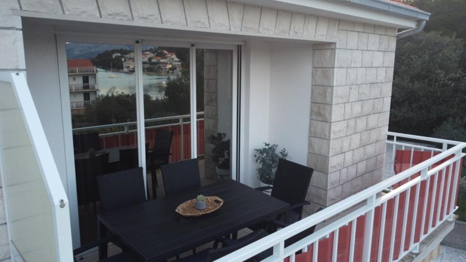 Luxury Apartments Oasis Лумбарда Екстер'єр фото