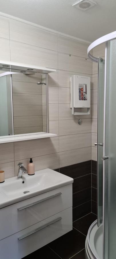 Luxury Apartments Oasis Лумбарда Екстер'єр фото