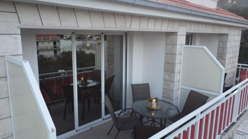Luxury Apartments Oasis Лумбарда Екстер'єр фото