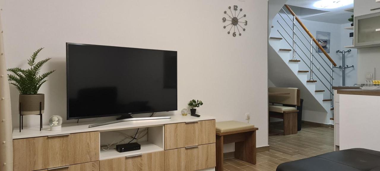 Luxury Apartments Oasis Лумбарда Екстер'єр фото